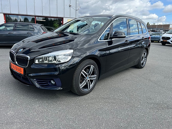 BMW 218d 8 of 30