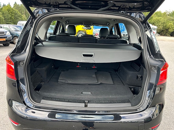 BMW 218d 17 of 30