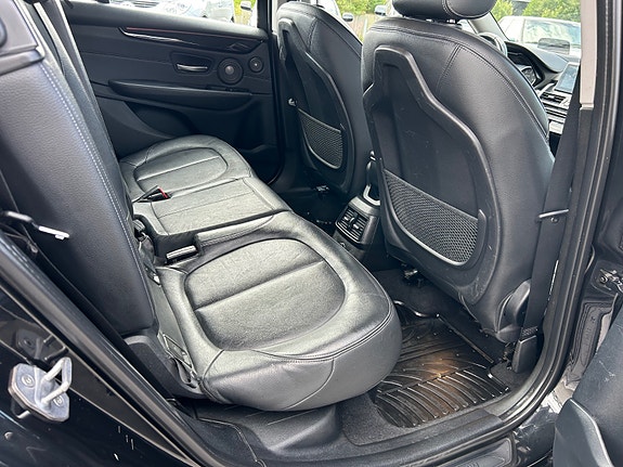 BMW 218d 23 of 30