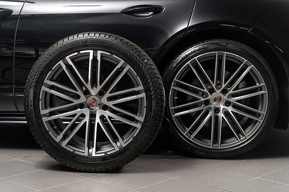 Porsche Panamera 10 of 30