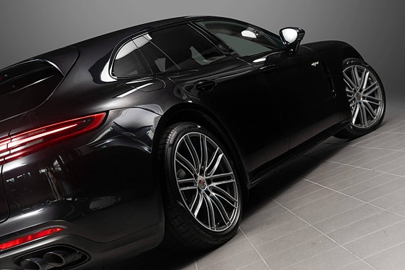 Porsche Panamera 8 of 30