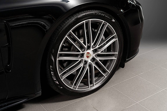 Porsche Panamera 17 of 30