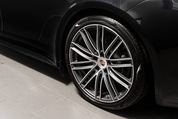 Porsche Panamera 23 of 30