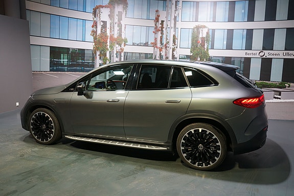 Mercedes-Benz EQE SUV 9 of 17