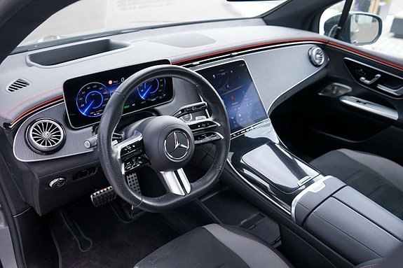 Mercedes-Benz EQE SUV 10 of 17