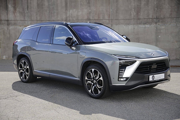 NIO ES8 3 of 30