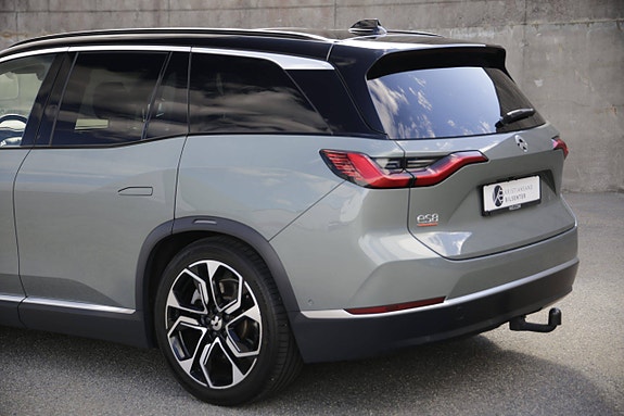 NIO ES8 7 of 30