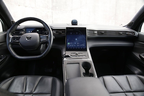 NIO ES8 12 of 30
