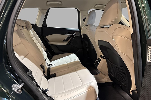 BMW iX1 20 of 29