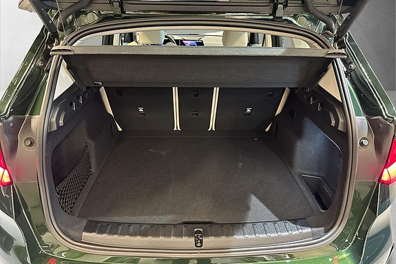 BMW iX1 9 of 29