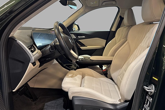 BMW iX1 14 of 29