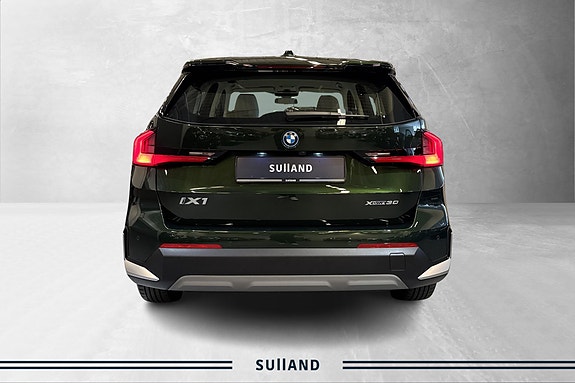 BMW iX1 4 of 29