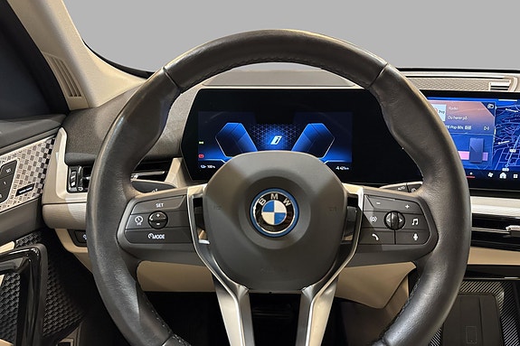 BMW iX1 16 of 29