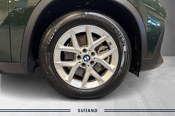 BMW iX1 13 of 29