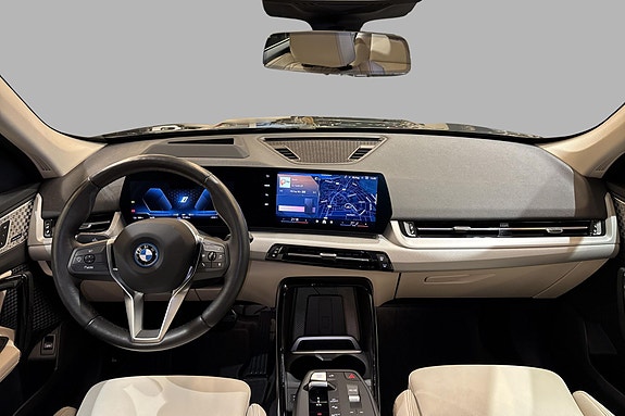 BMW iX1 15 of 29