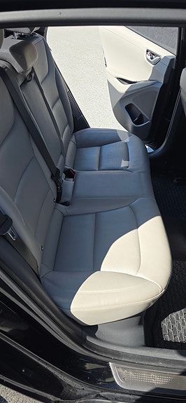 Hyundai IONIQ 14 of 14