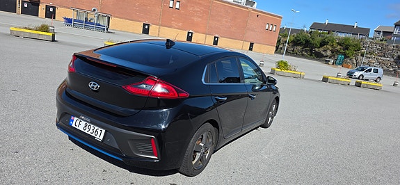 Hyundai IONIQ 7 of 14