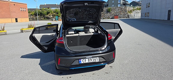Hyundai IONIQ 11 of 14