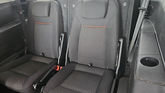 Ford S-MAX 9 of 13