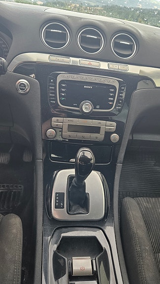 Ford S-MAX 8 of 13