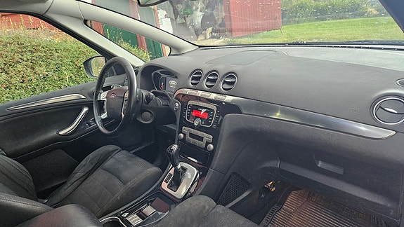 Ford S-MAX 5 of 13