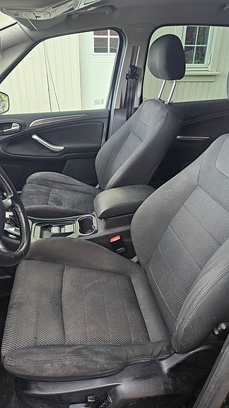 Ford S-MAX 7 of 13