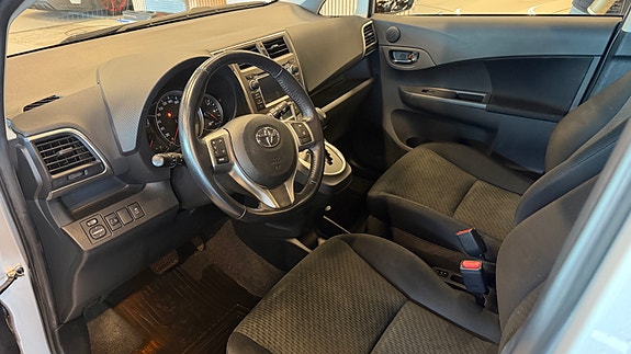 Toyota Verso-S 12 of 13