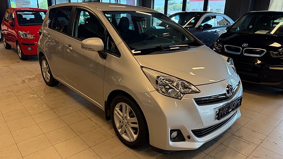 Toyota Verso-S 2 of 13