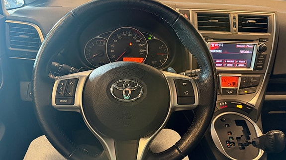 Toyota Verso-S 8 of 13