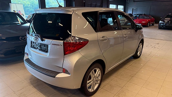 Toyota Verso-S 4 of 13