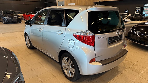 Toyota Verso-S 3 of 13