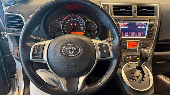Toyota Verso-S 11 of 13
