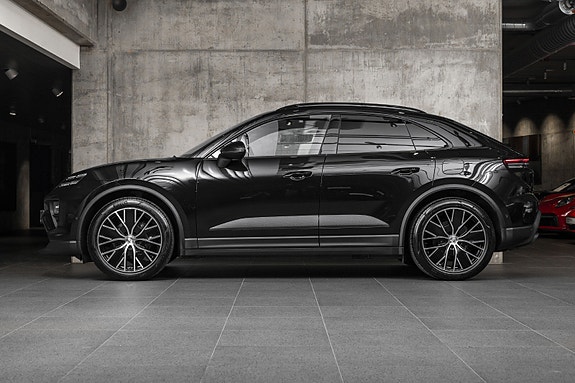 Porsche Macan 2 of 30