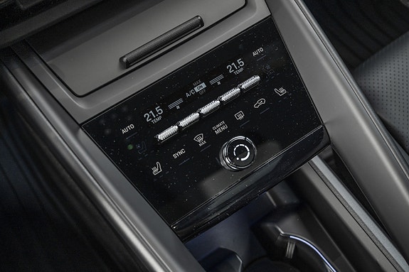 Porsche Macan 29 of 30
