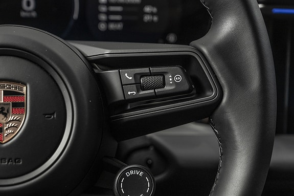 Porsche Macan 22 of 30