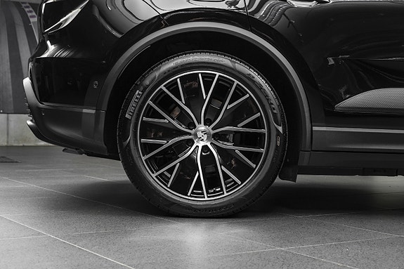 Porsche Macan 10 of 30