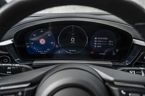 Porsche Macan 25 of 30