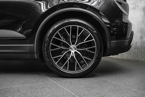 Porsche Macan 13 of 30