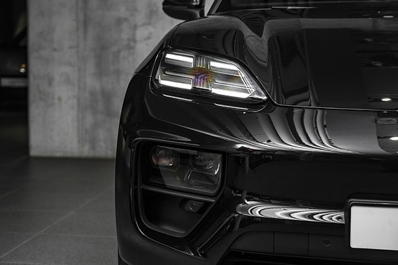 Porsche Macan 8 of 30