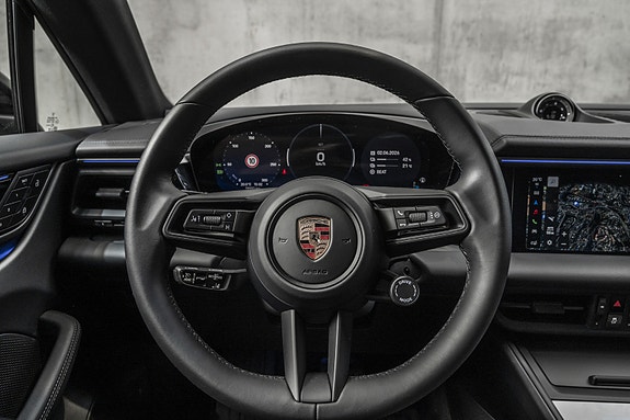 Porsche Macan 20 of 30