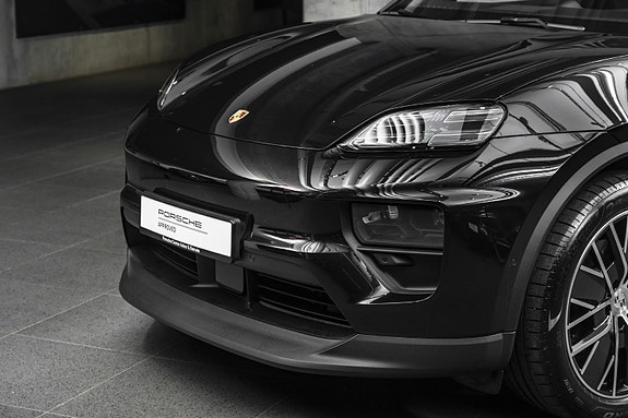 Porsche Macan 4 of 30