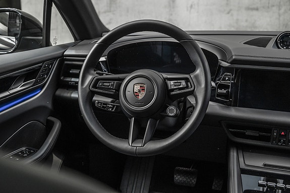 Porsche Macan 19 of 30