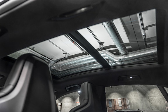Porsche Macan 17 of 30