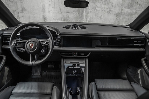 Porsche Macan 18 of 30