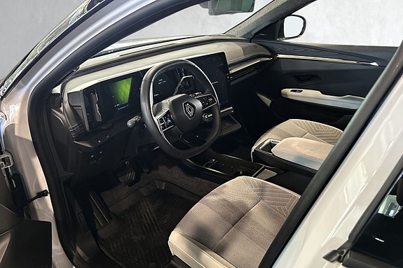 Renault Scenic E-Tech 10 of 20