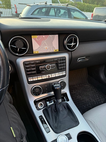 Mercedes-Benz SLK200 15 of 18
