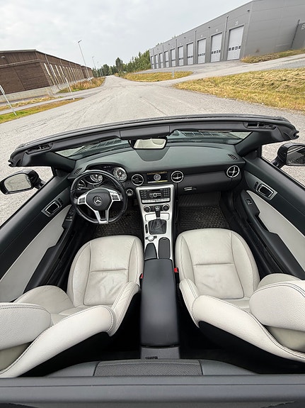 Mercedes-Benz SLK200 9 of 18