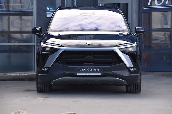 NIO ES8 4 of 30