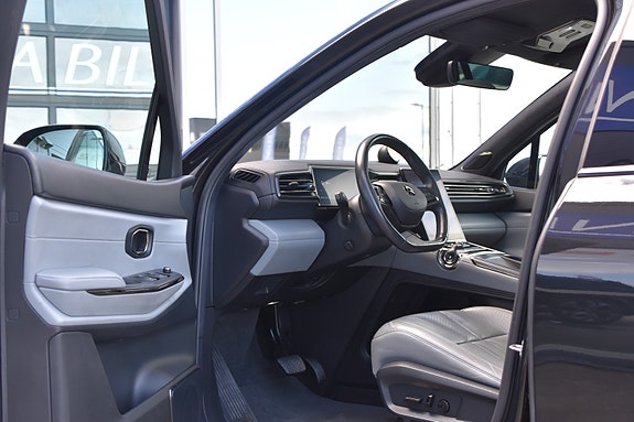 NIO ES8 13 of 30