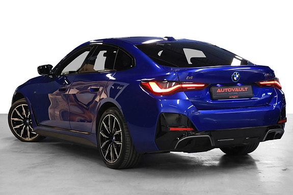 BMW i4 10 of 30